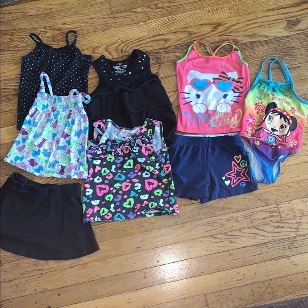 8 piece lot of 4-5 clothes
